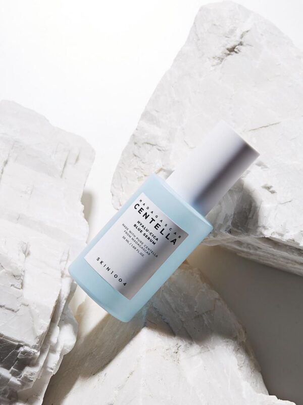 Madagascar Centella Hyalu-Cica Blue Serum