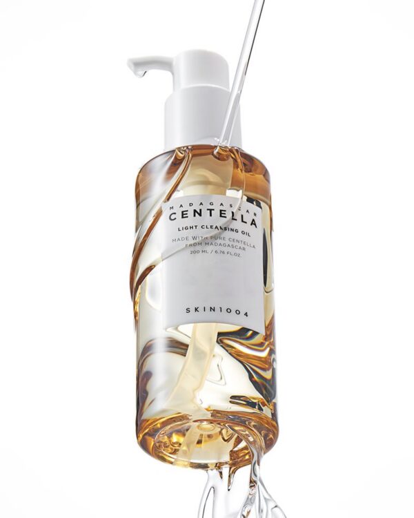 Madagascar Centella Light Cleansing Oil